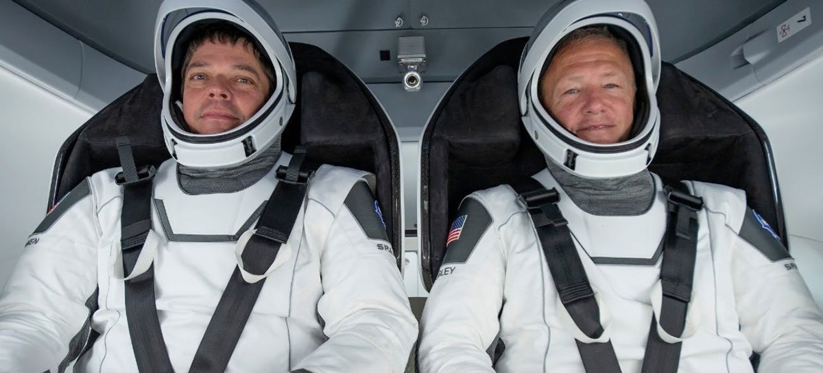 Astronautas da NASA farão primeira reentrada por amaragem em 45 anos neste sábado