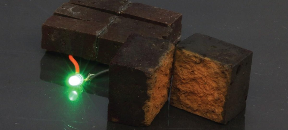 Cientistas descobrem como transformar tijolos em supercapacitores