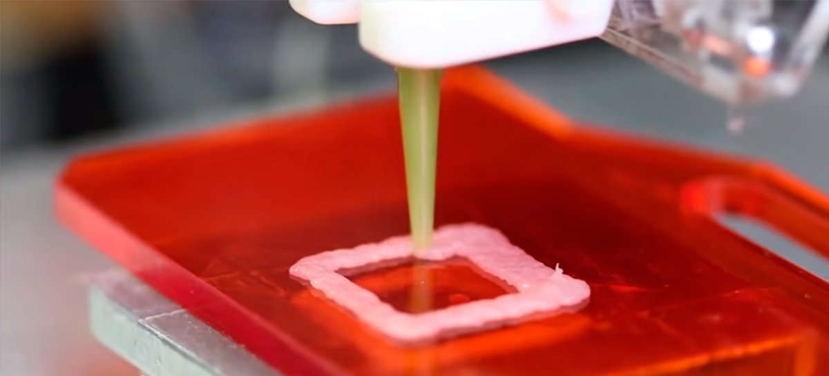 Frango impresso em 3D e cozido a laser pode ser o alimento do futuro; veja o vídeo