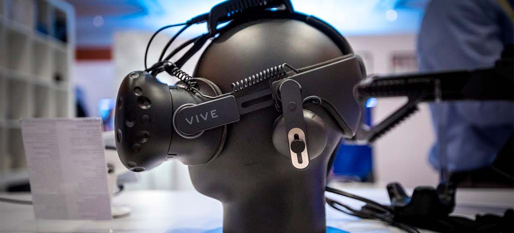 يمكن استخدام نظارات HTC VR لاسلكيًا مع محول جديد 1