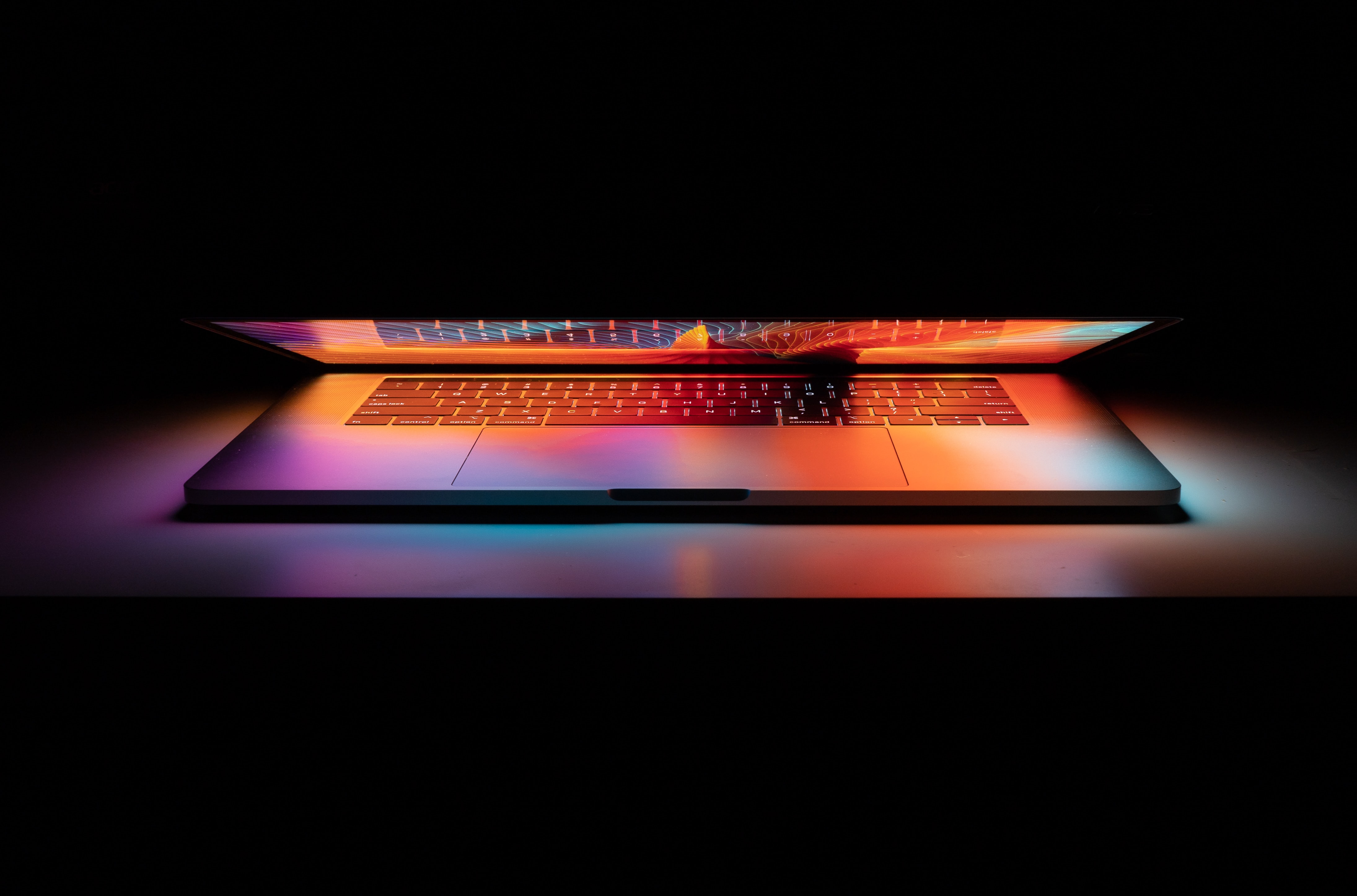 Mac 31 يوليو 2021 5 تعليقات المزيد والمزيد من الشكاوى حول التشققات في شاشة M1 MacBook