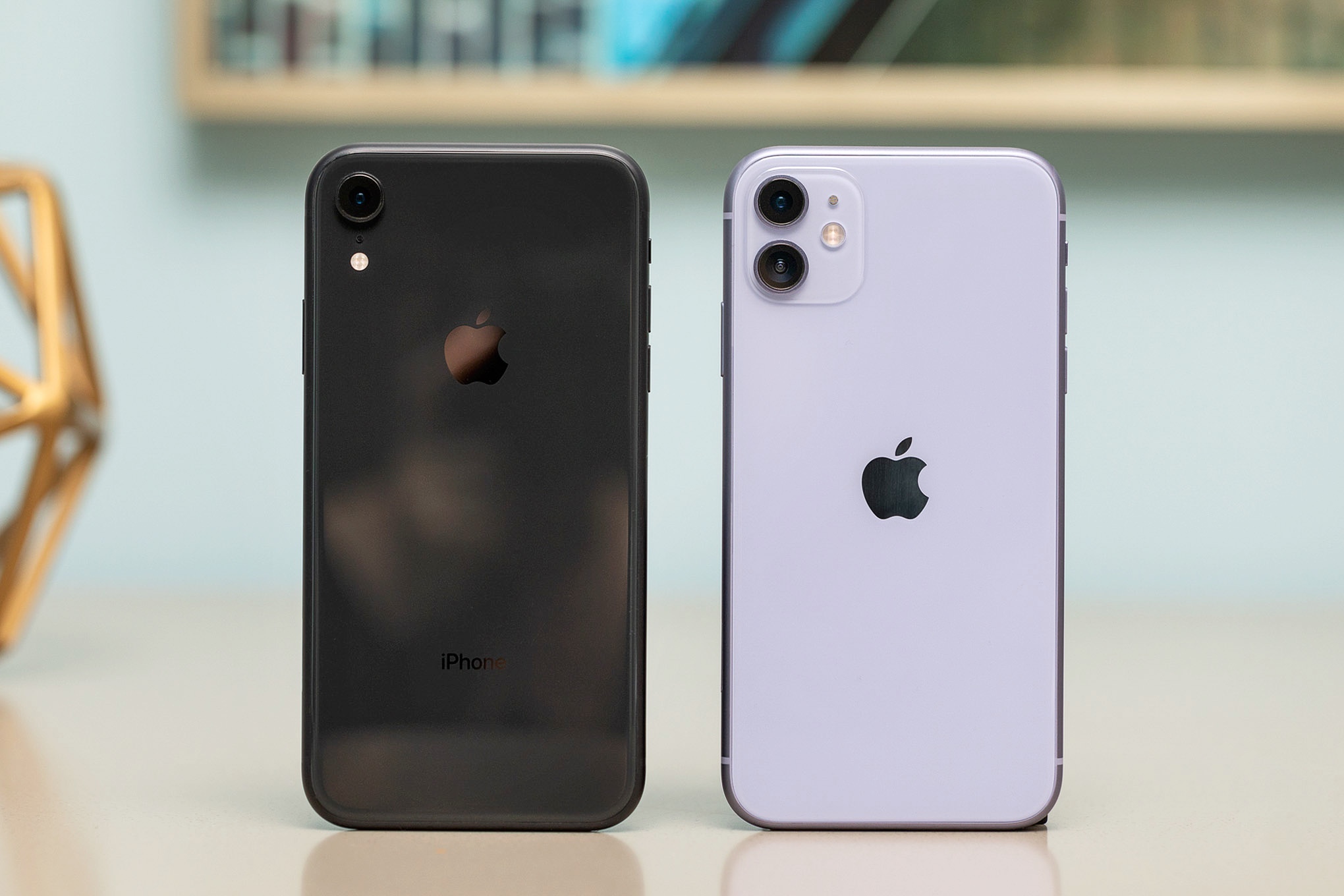 أخبار 11 أبريل 2021 تم بيع iPhone 11 `` الفريد '' بسعر باهظ