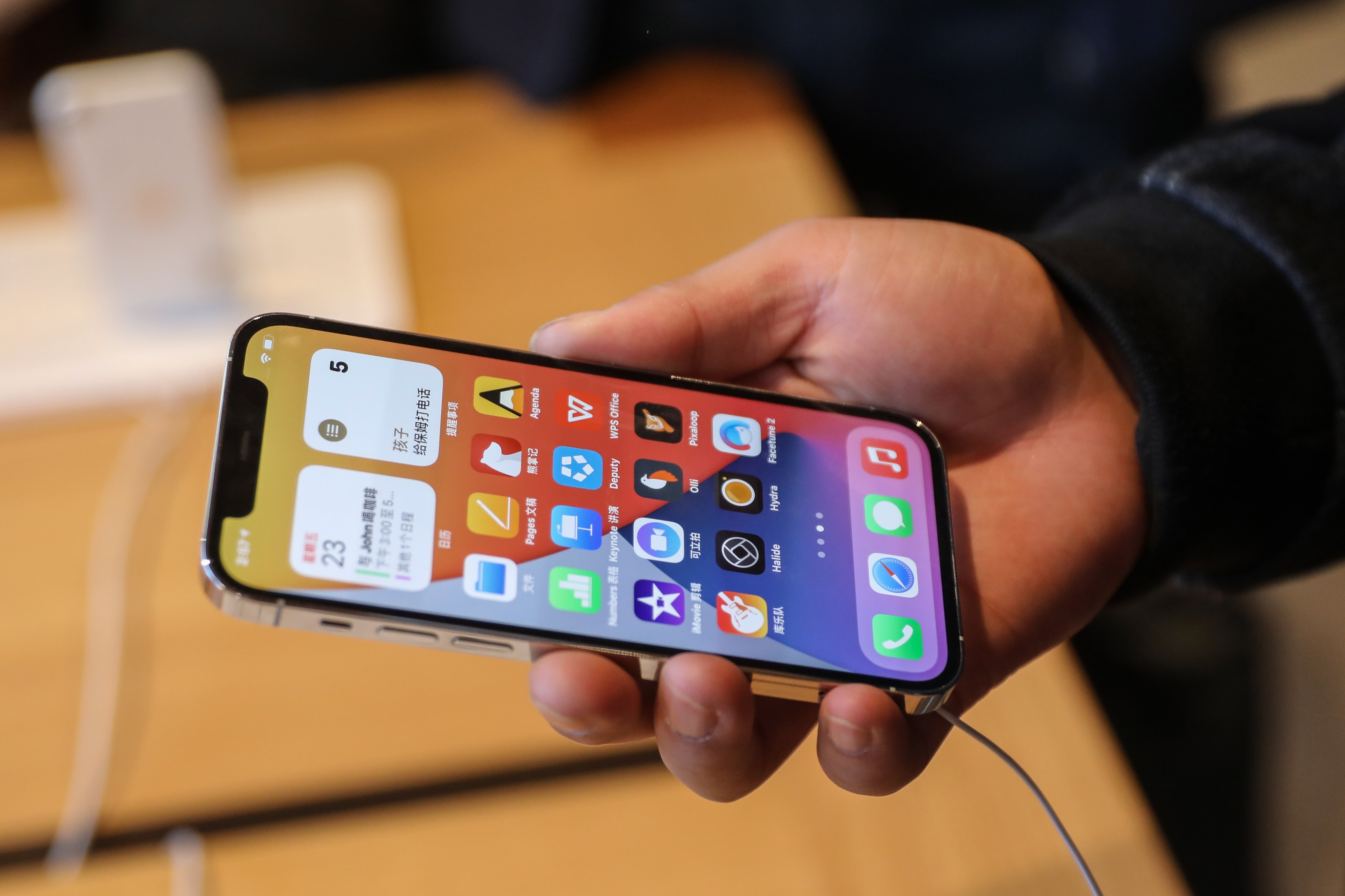 أخبار 23 مارس 2021 تبدأ Samsung في إنتاج شاشات iPhone الجديدة: نحن نعرف ذلك بالفعل