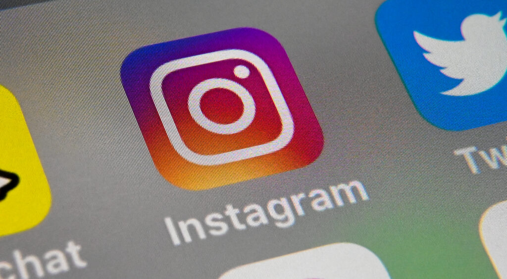 App Store 15 سبتمبر 2020 لا ، Instagram لا يطلب منك الدفع مقابل الروابط الموجودة في التعليقات