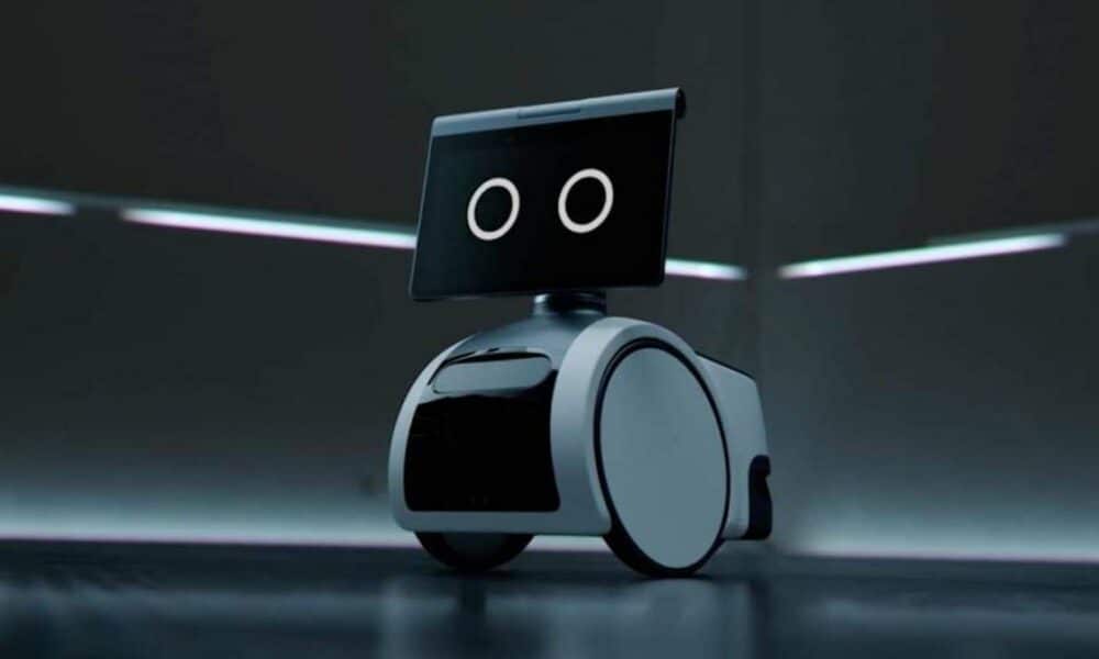 Amazonسيتبعك الروبوت Astro الجديد الذي تبلغ تكلفته 999 دولارًا ويحمل مشروبك وغير ذلك الكثير