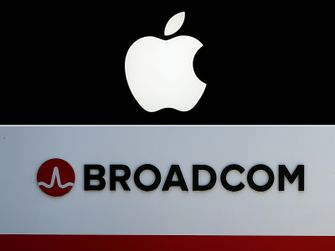 Apple  و Broadcom