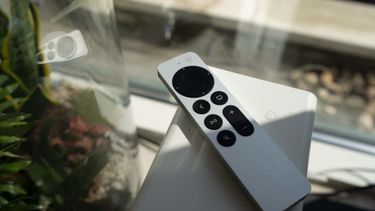 Apple  مراجعة TV 4K 2021 Siri Remote