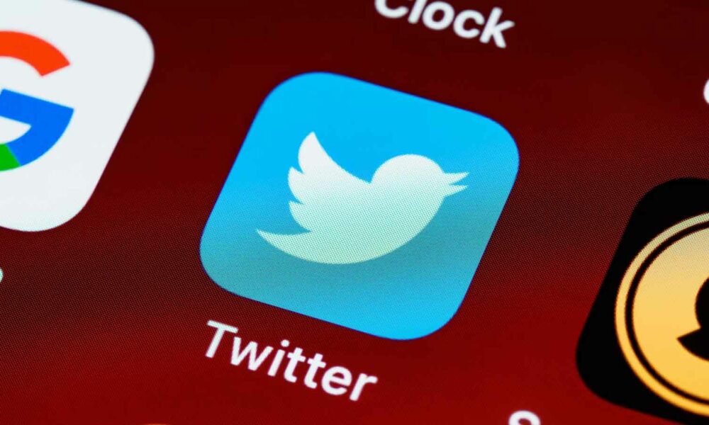 Twitter قام أخيرًا بتحديث تطبيق iOS الخاص به لمنع اختفاء التغريدات