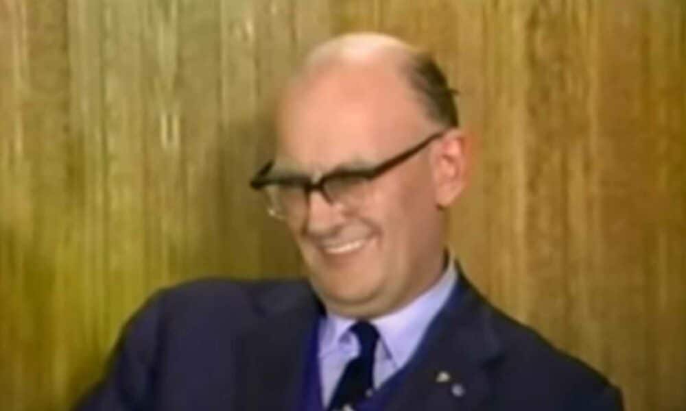 شاهد Arthur C. Clarke وهو يبرز تمامًا ما سيعيق مستقبل التكنولوجيا طريقه إلى الوراء في عام 1976