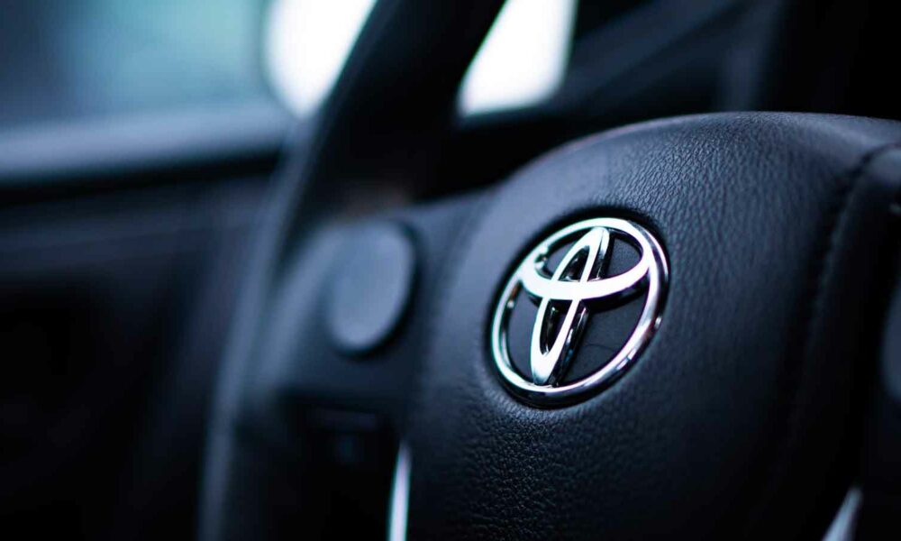هل تعلم أن مفاتيح التشغيل عن بُعد الأساسية في Toyota تتطلب اشتراكًا رائعًا؟