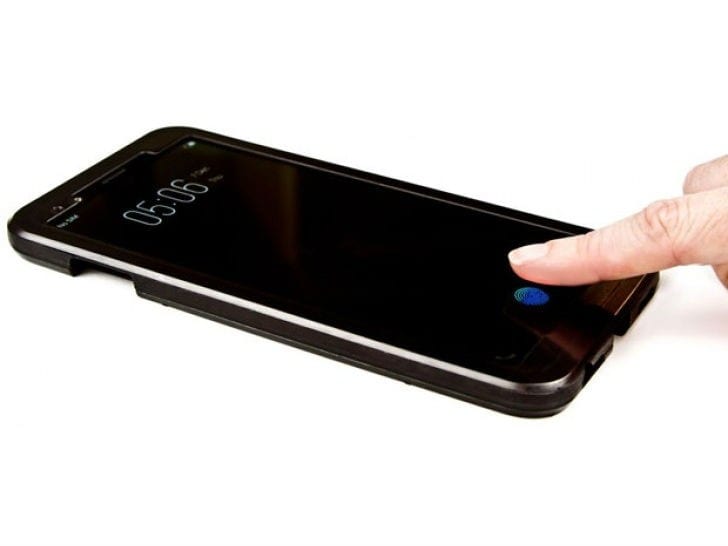 أول هاتف في العالم مزود بمستشعر بصمات الأصابع في الشاشة يصل إلى معرض CES 2019 1