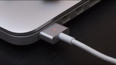 كيفية تحديد ما إذا كان جهاز MacBook الخاص بك قيد الشحن
