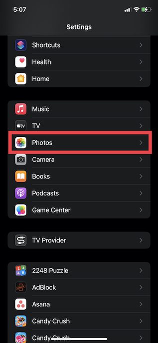 كيفية قفل ألبومات الصور المخفية باستخدام Face ID / Touch ID في iOS 16 على iPhone 1