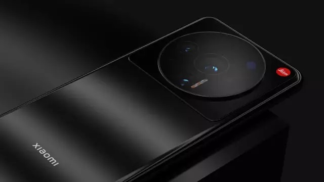 عرض جديد لـ Xiaomi 12 Ultra مع شعار Leica