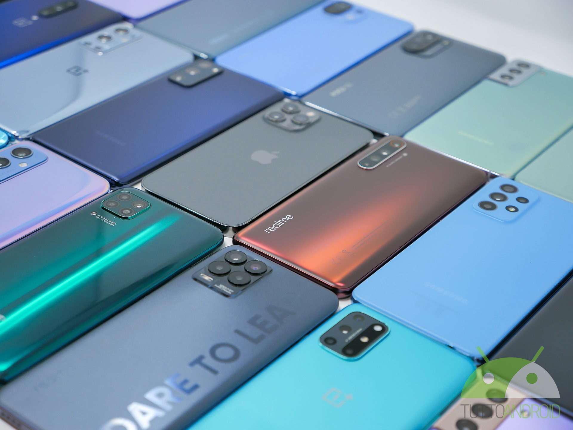 تحديثات OnePlus 8 و 8 Pro و 8T و 9R و Samsung Galaxy Z Flip 5G وغيرها 1