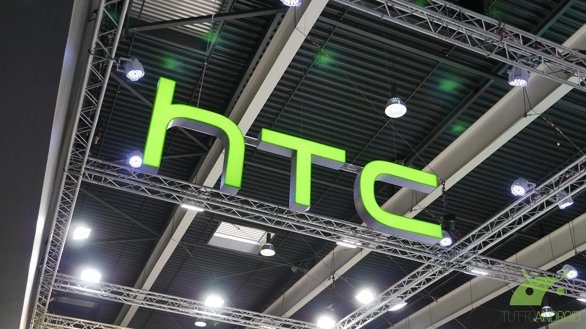 مسؤول HTC Desire 22 Pro مع Snapdragon 695 و VIVERSE metaverse 1