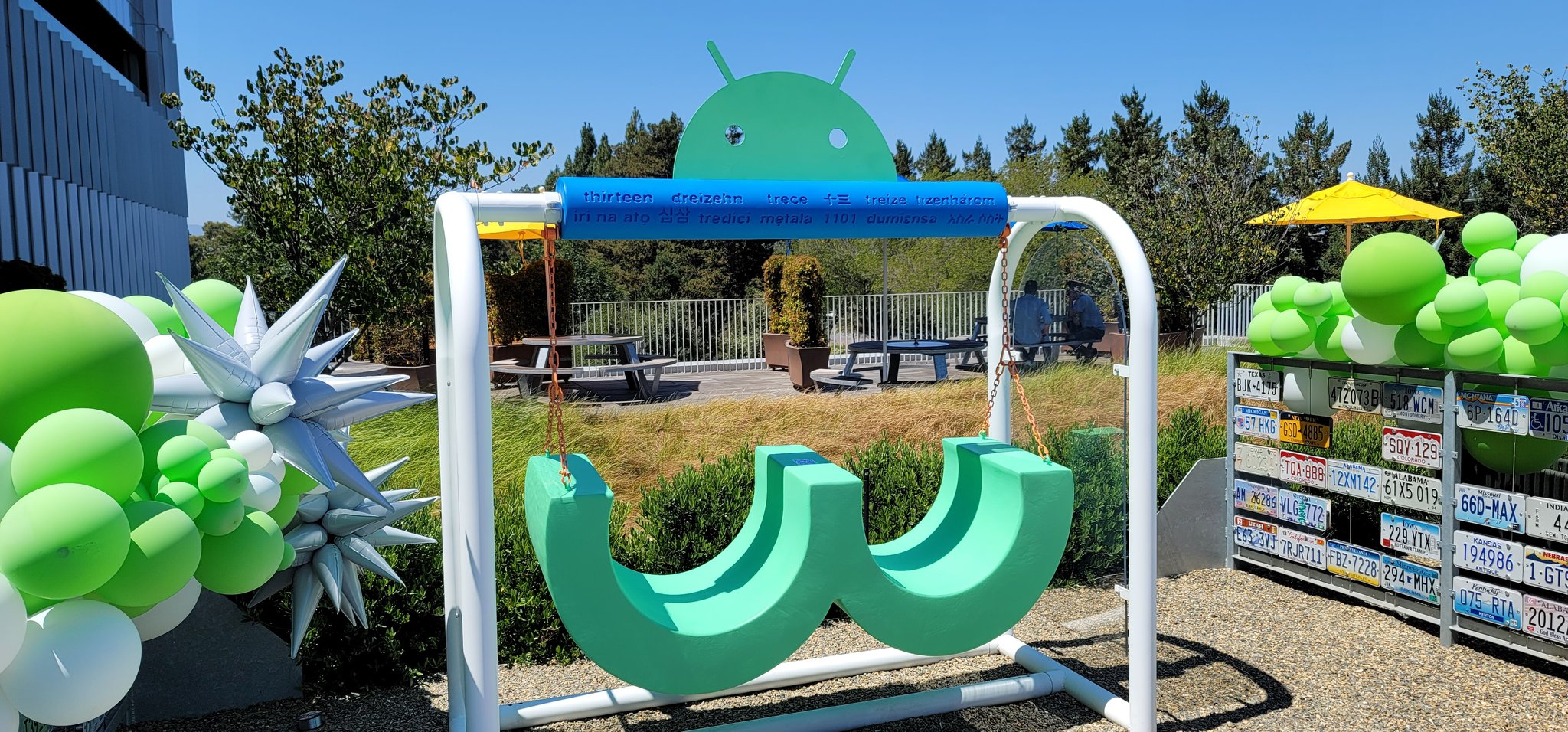 تمثال android 13