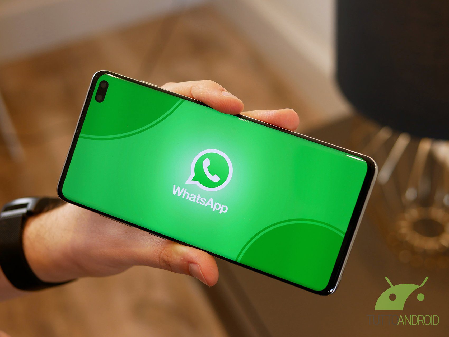 يحتوي WhatsApp Beta 2.22.15.5 على آثار لمكالمات الفيديو 1